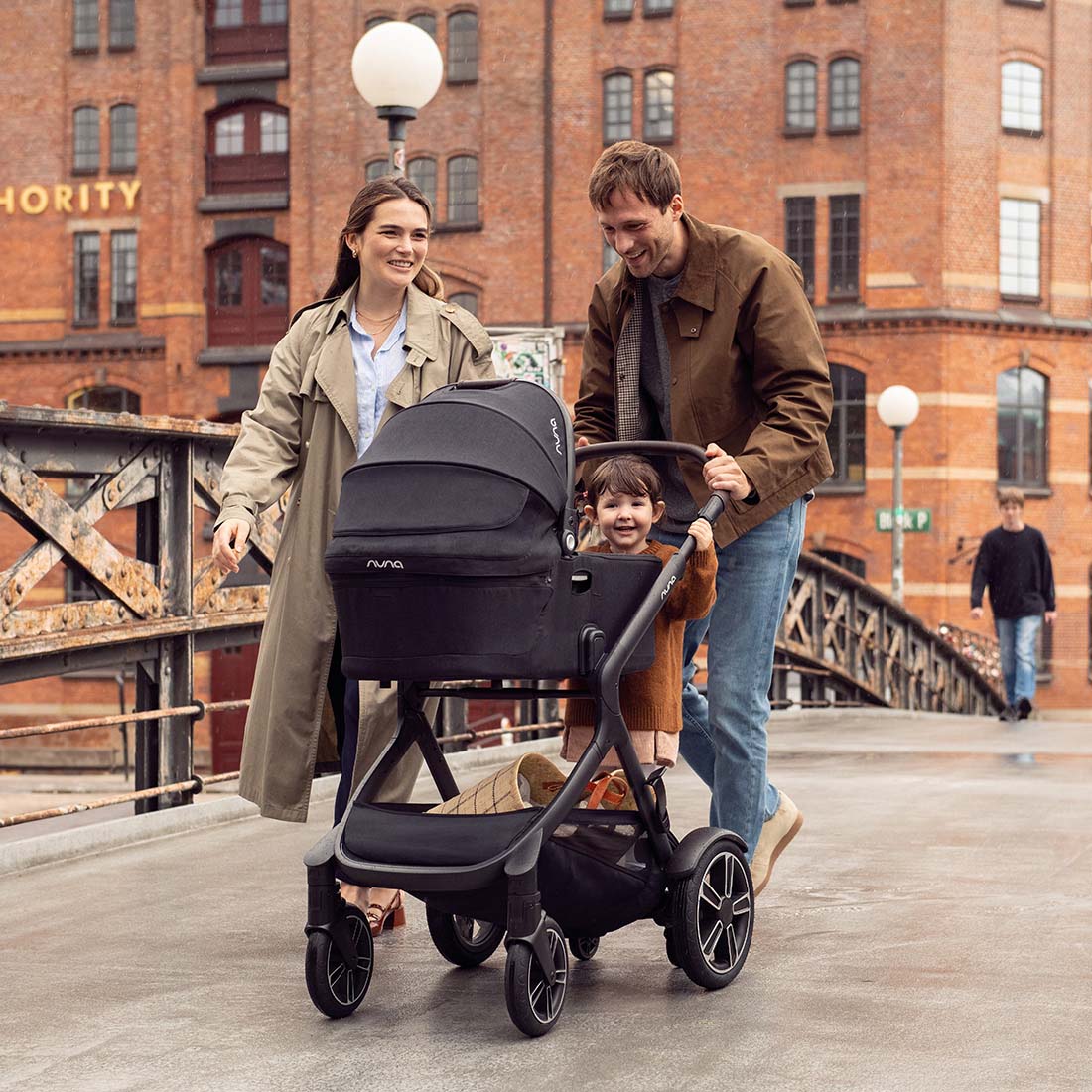Nuna DEMI next Kinderwagen mit Rider Board – Caviar | Multifunktional – Bild 10
