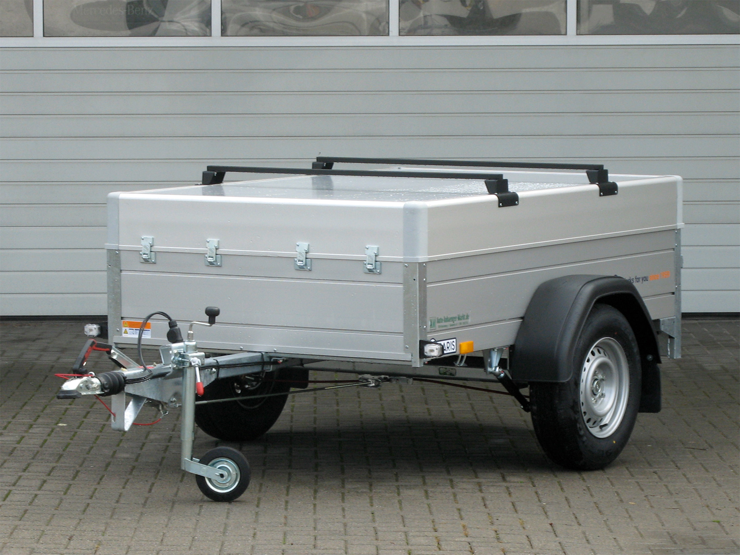 SARIS MC 255 133 750 1 | Deckelanhänger mit Alu-Deckel & GFK