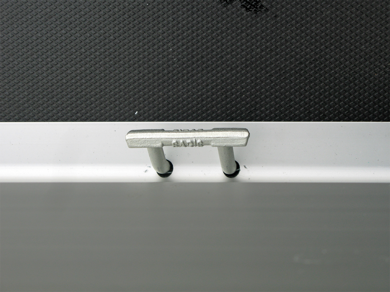 SARIS MC 255 133 750 1 | Deckelanhänger mit Alu-Deckel & GFK – Bild 7